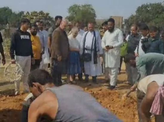 Australian Man’s Final Wish Fulfilled: Laid to Rest in India on His 12th Visit