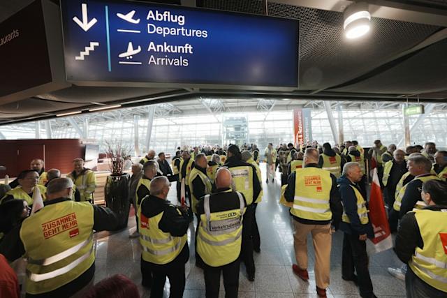 Mass Flight Cancellations as German Airport Workers Stage One-Day Strike