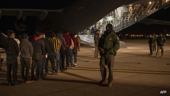 Trump Administration Halts Use of Military Aircraft for Migrant Deportations Due to High Costs